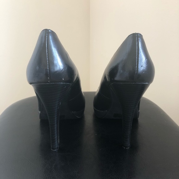 Black Leather Stilettos, Size 8.5 - Picture 5 of 6